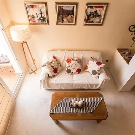 Deluxe Sea View Apartment